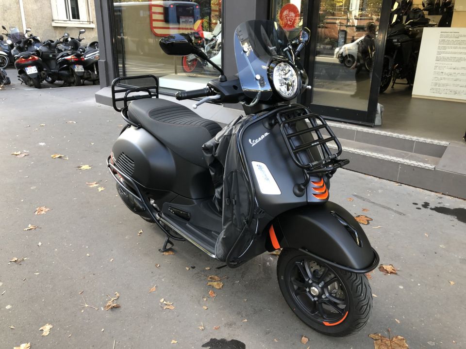 VESPA GTS SUPER SPORT 0