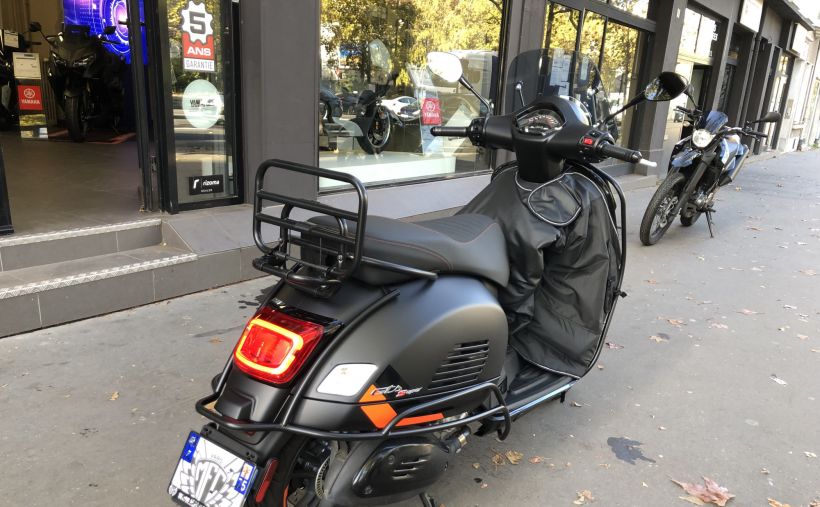 VESPA GTS SUPER SPORT 10