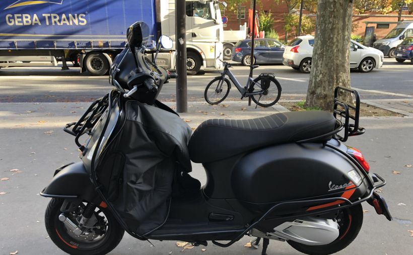 VESPA GTS SUPER SPORT 25