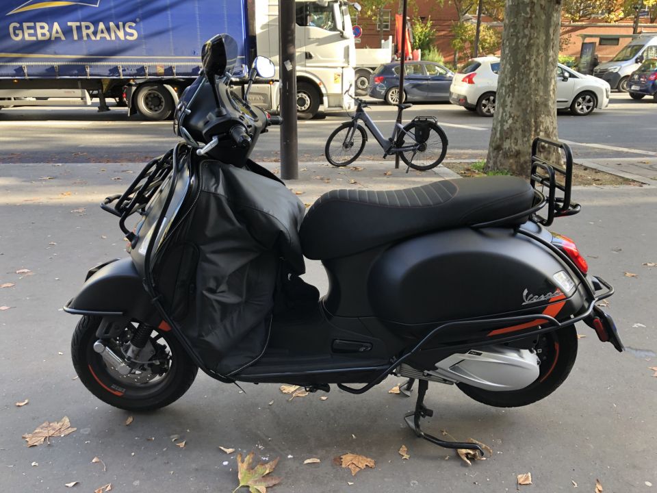 VESPA GTS SUPER SPORT 25