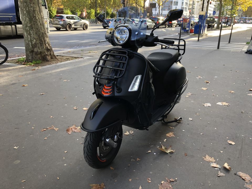 VESPA GTS SUPER SPORT 30