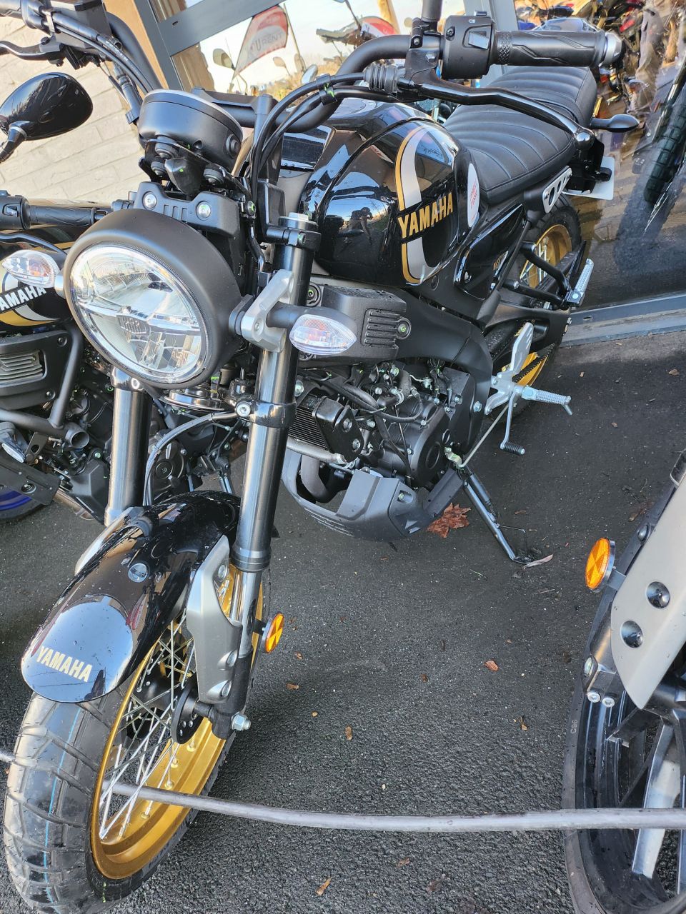 YAMAHA XSR 125 3