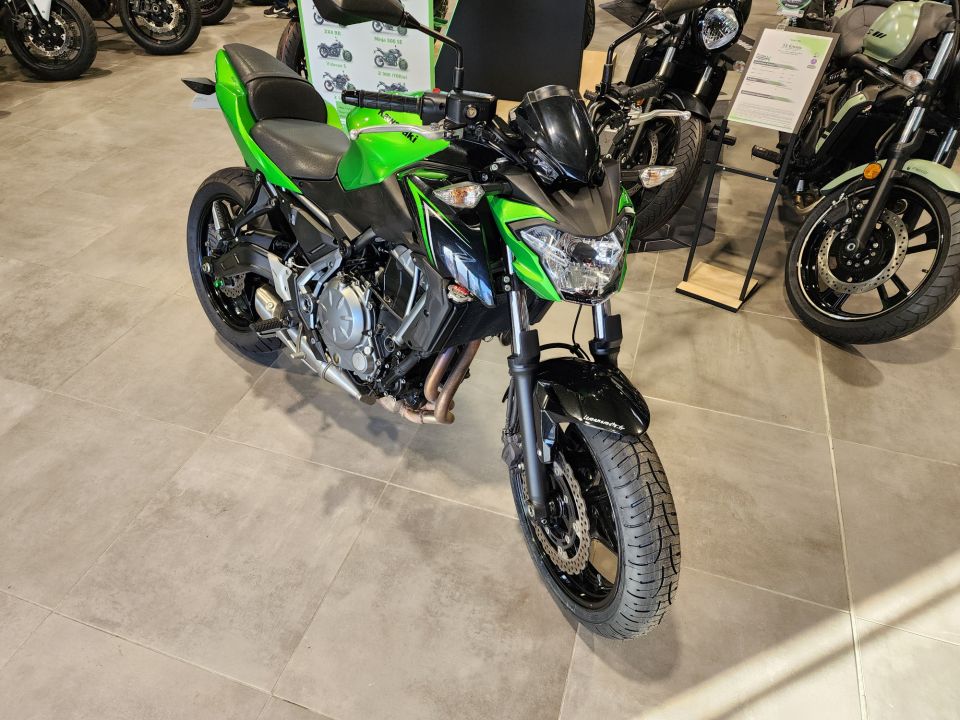 KAWASAKI Z 650 (47.5CV) 10
