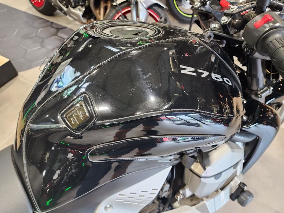 KAWASAKI Z 750 25