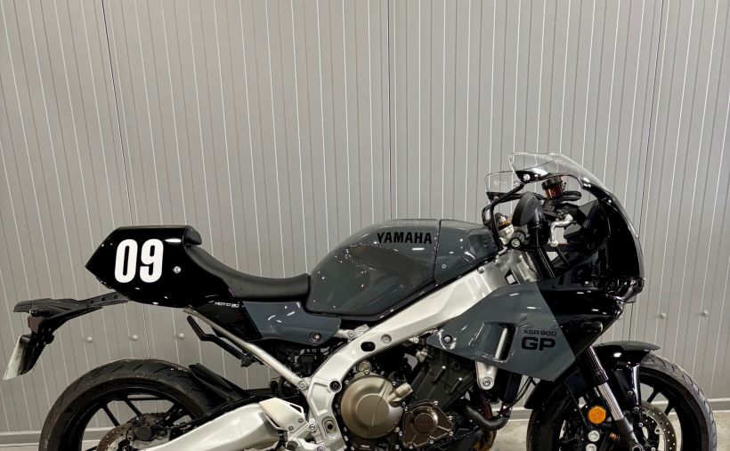 YAMAHA XSR 900 GP 0
