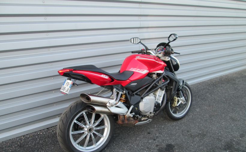 MV AGUSTA BRUTALE 1090 R 2