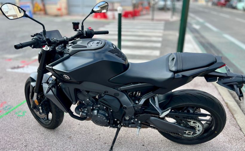 YAMAHA MT-09  Y-AMT 6