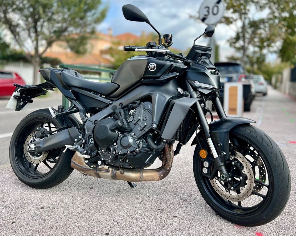 YAMAHA MT-09  Y-AMT 0