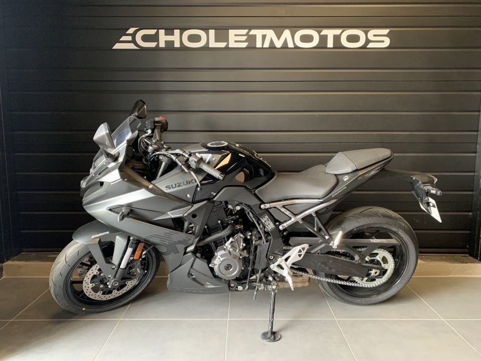 SUZUKI GSX-8R 12