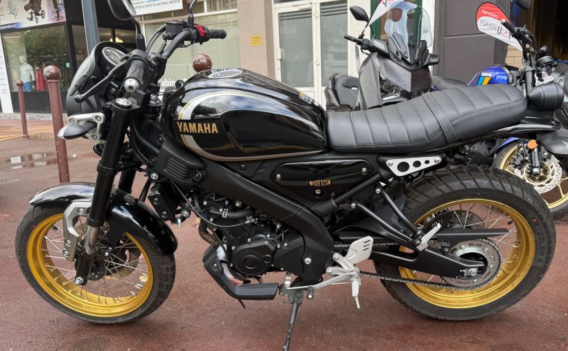 YAMAHA XSR 125 Legacy 1