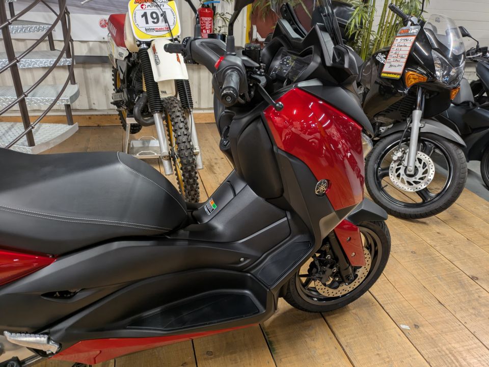 YAMAHA XMAX 125 40