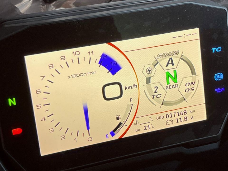 SUZUKI GSX-S 1000 GT 30