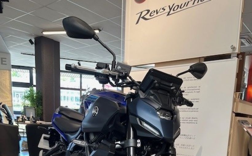 YAMAHA MT-07 Y-AMT 1
