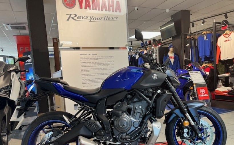 YAMAHA MT-07 Y-AMT 3