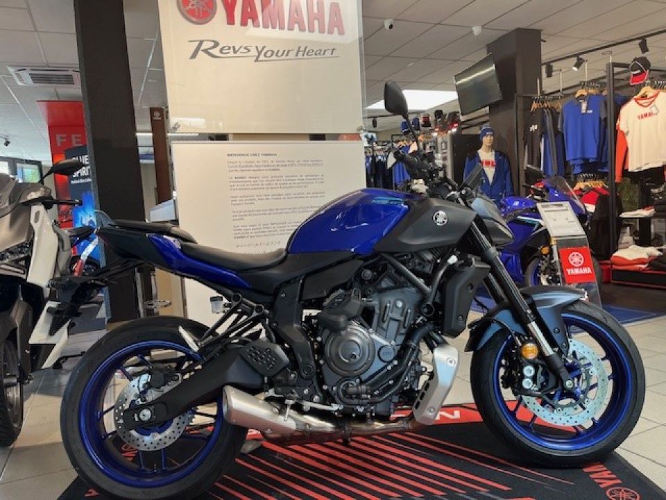 YAMAHA MT-07 Y-AMT 3