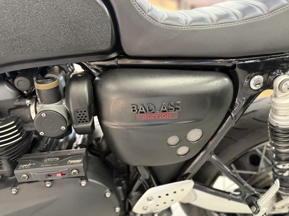 TRIUMPH THRUXTON 1200 R 45