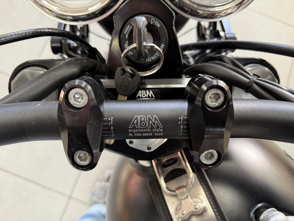 TRIUMPH THRUXTON 1200 R 54