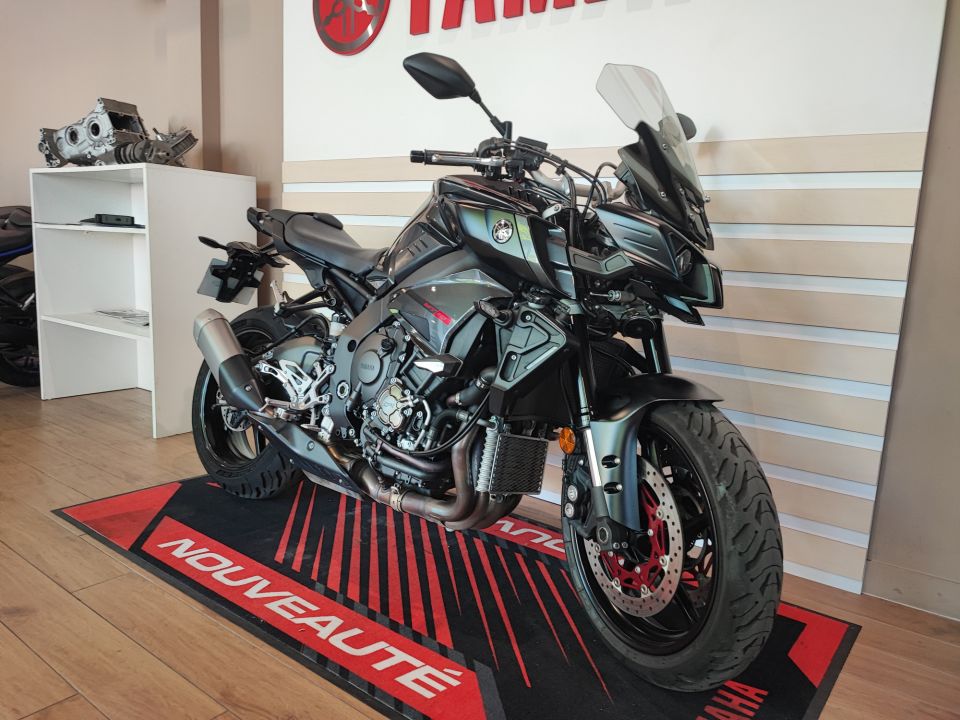 YAMAHA MT-10 1