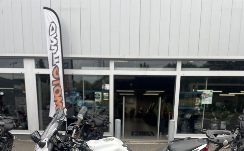 YAMAHA FZ8 S 2