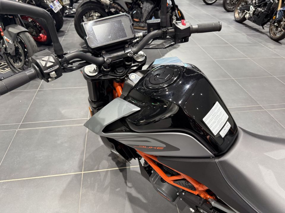 KTM 125 DUKE 10