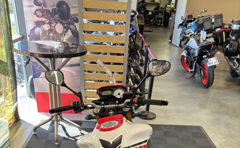 YAMAHA FZ8 4