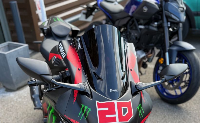 YAMAHA R7 2