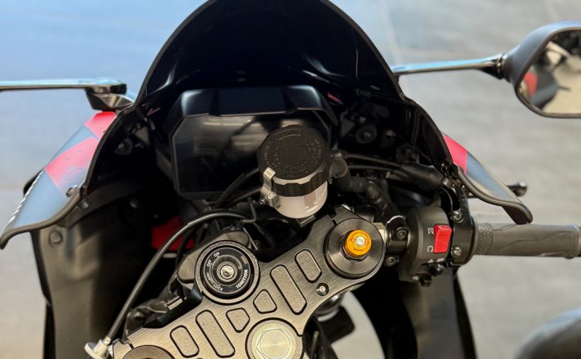 YAMAHA R7 5