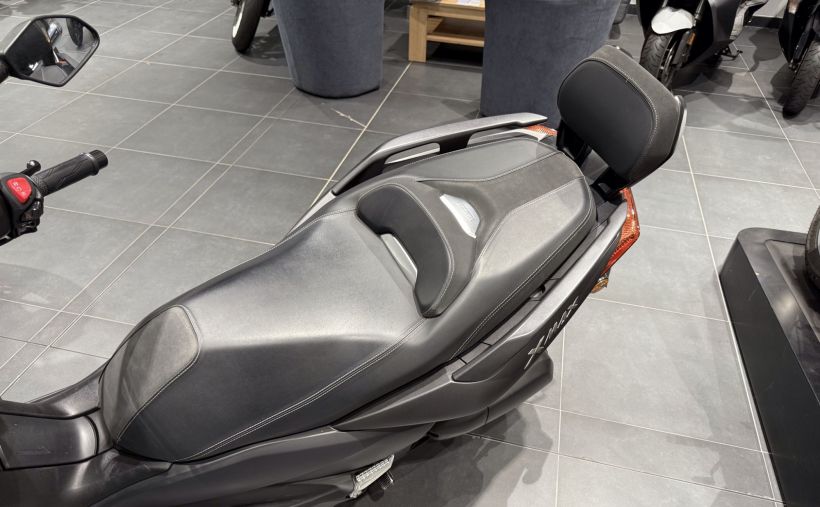 YAMAHA XMAX 125 3