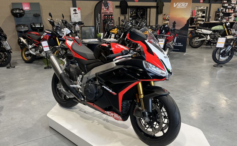 APRILIA RSV4 1100 FACTORY 3