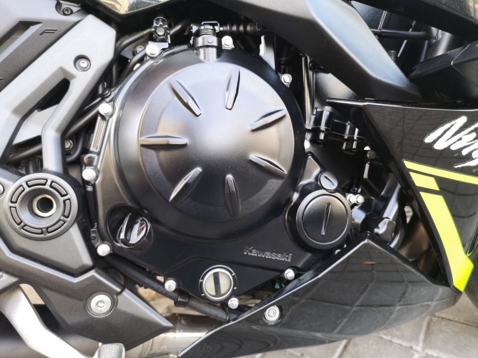 KAWASAKI NINJA 650 12