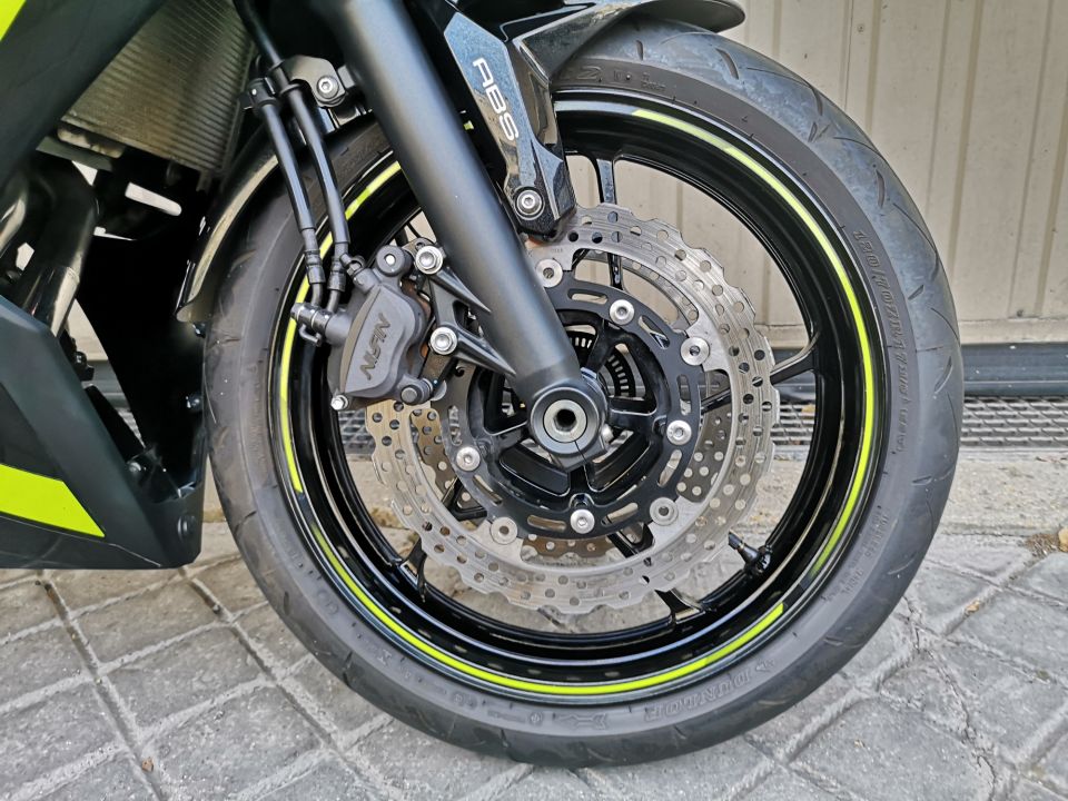 KAWASAKI NINJA 650 28