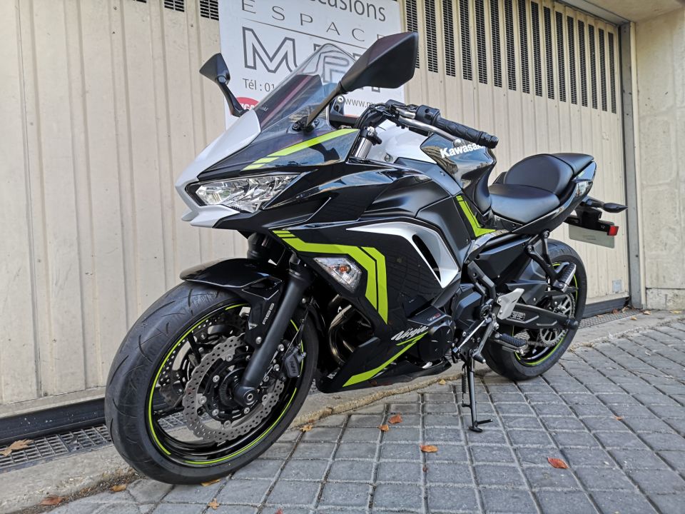KAWASAKI NINJA 650 52