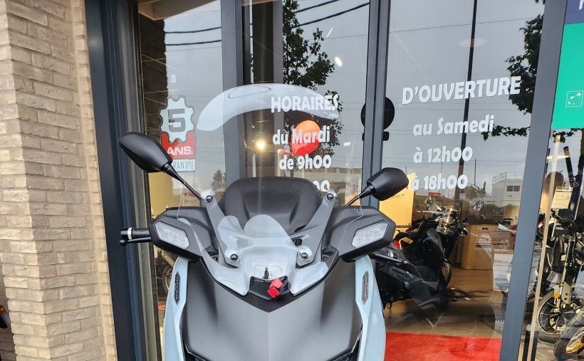 YAMAHA XMAX 125 TECH MAX 4