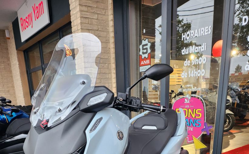 YAMAHA XMAX 125 TECH MAX 0