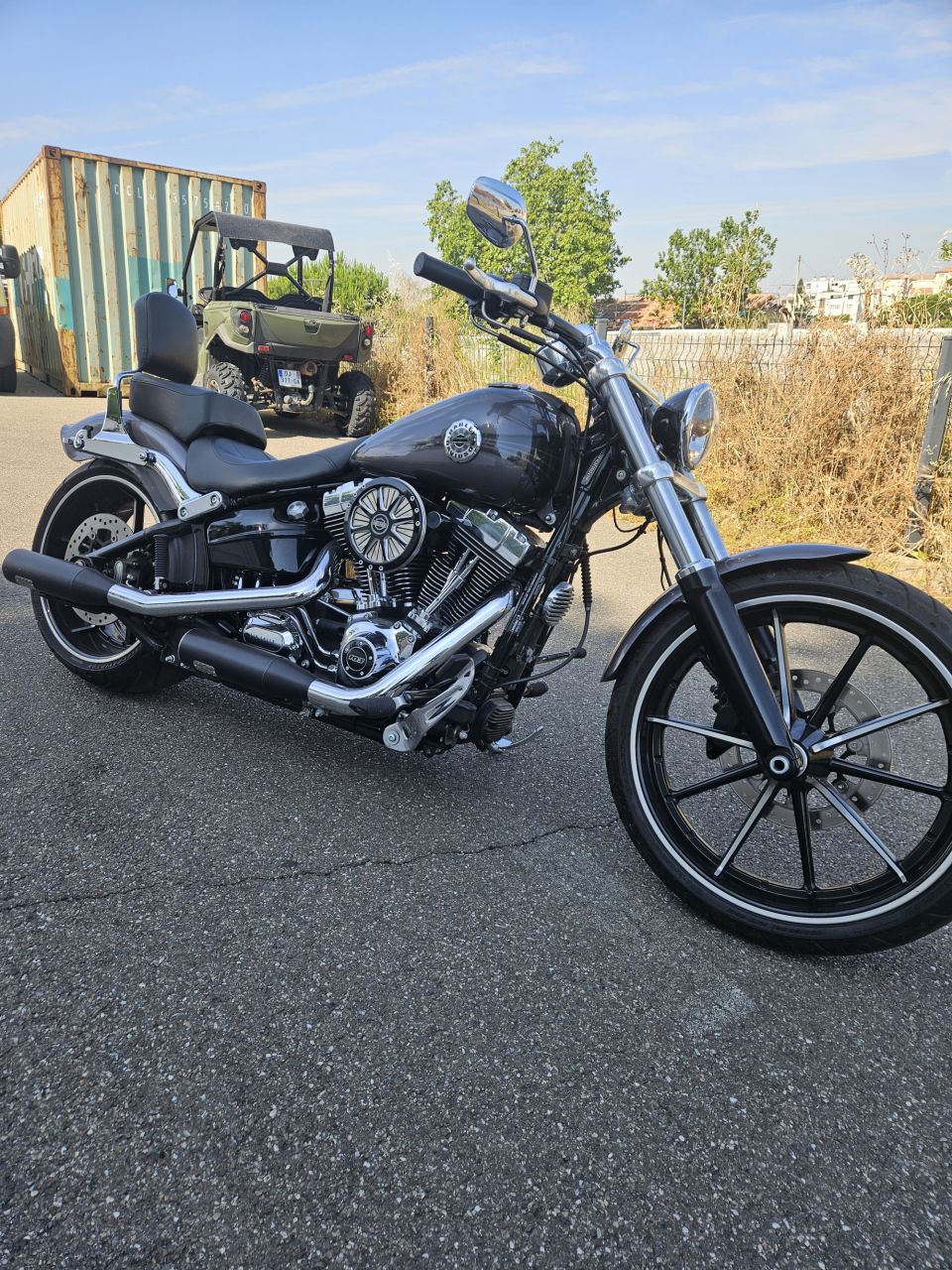 HARLEY-DAVIDSON SOFTAIL BREAKOUT 1690 0