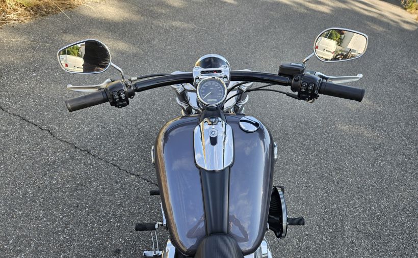 HARLEY-DAVIDSON SOFTAIL BREAKOUT 1690 1