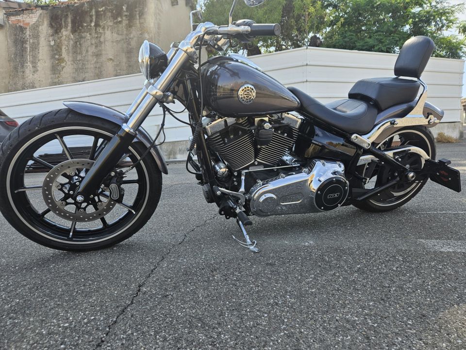 HARLEY-DAVIDSON SOFTAIL BREAKOUT 1690 6