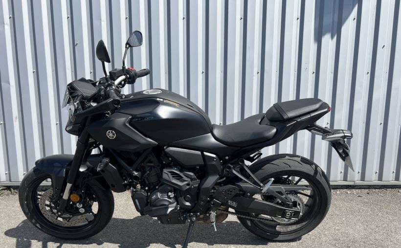 YAMAHA MT-07 1