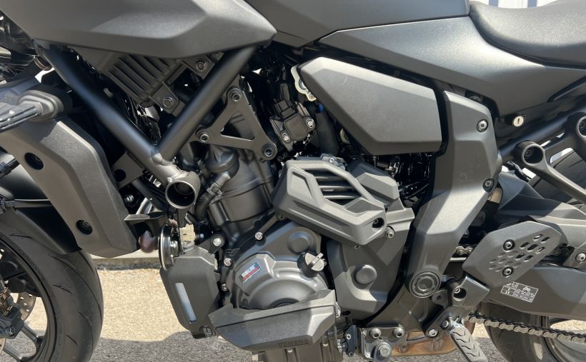 YAMAHA MT-07 4