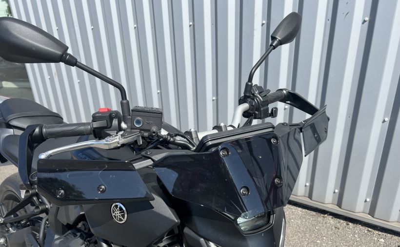 YAMAHA MT-07 3