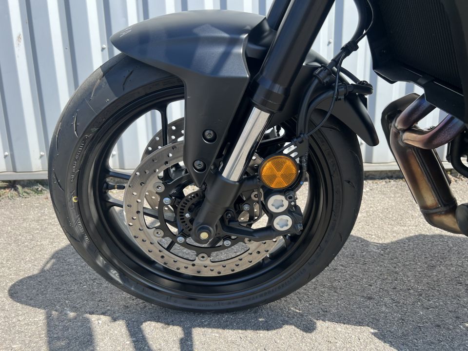 YAMAHA MT-07 32