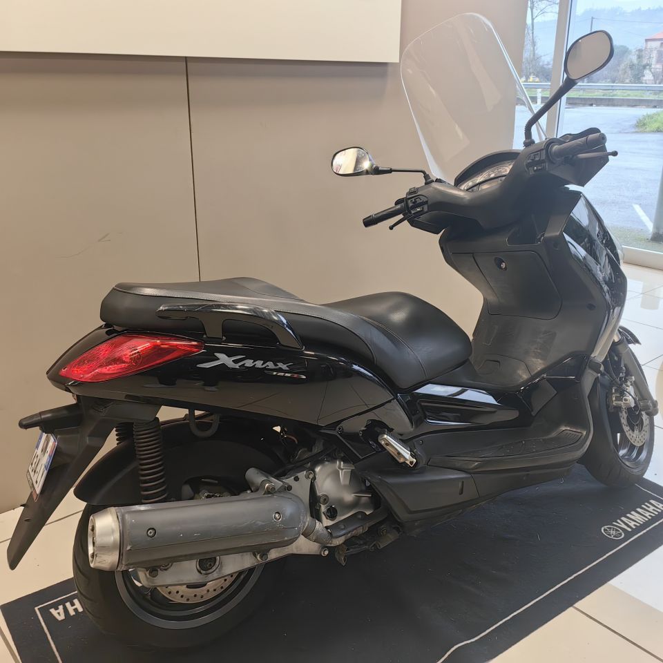 YAMAHA XMAX 125 8
