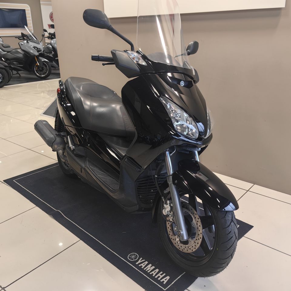 YAMAHA XMAX 125 2