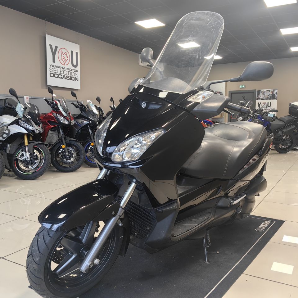 YAMAHA XMAX 125 6