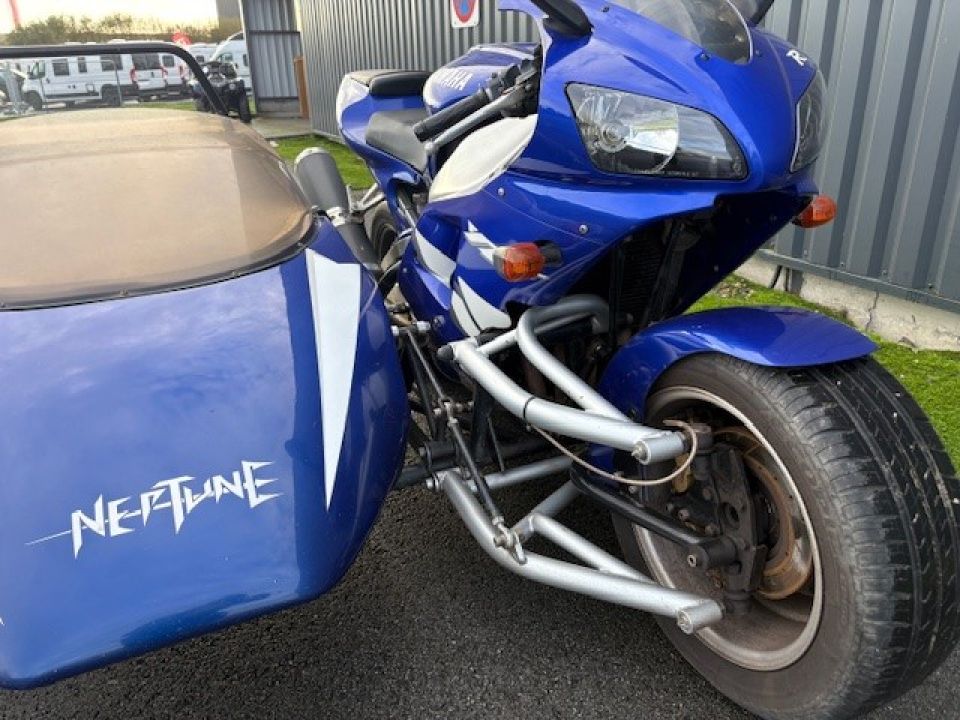 YAMAHA YZF 1000 R1 5