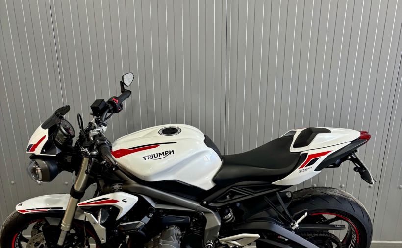 TRIUMPH STREET TRIPLE 660 S A2 9