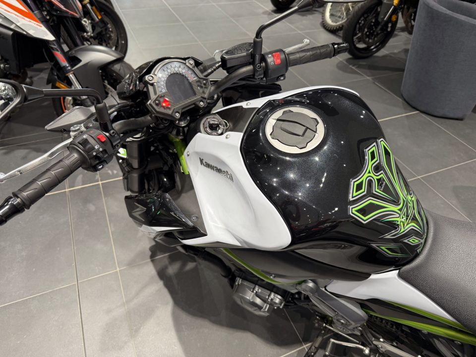 KAWASAKI Z 900 10