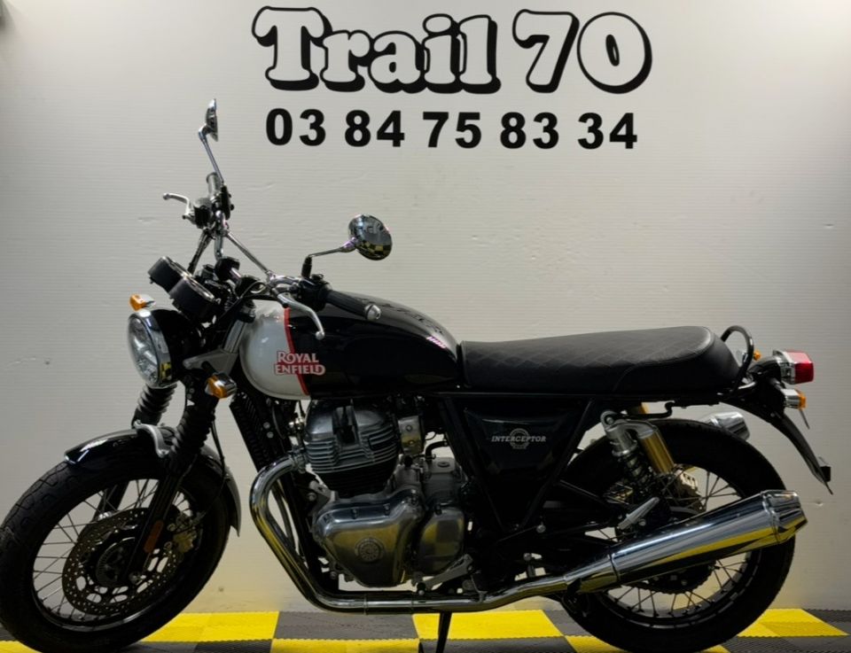 ROYAL ENFIELD INTERCEPTOR 6