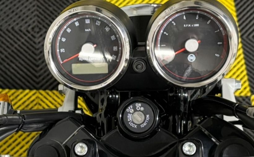 ROYAL ENFIELD INTERCEPTOR 6