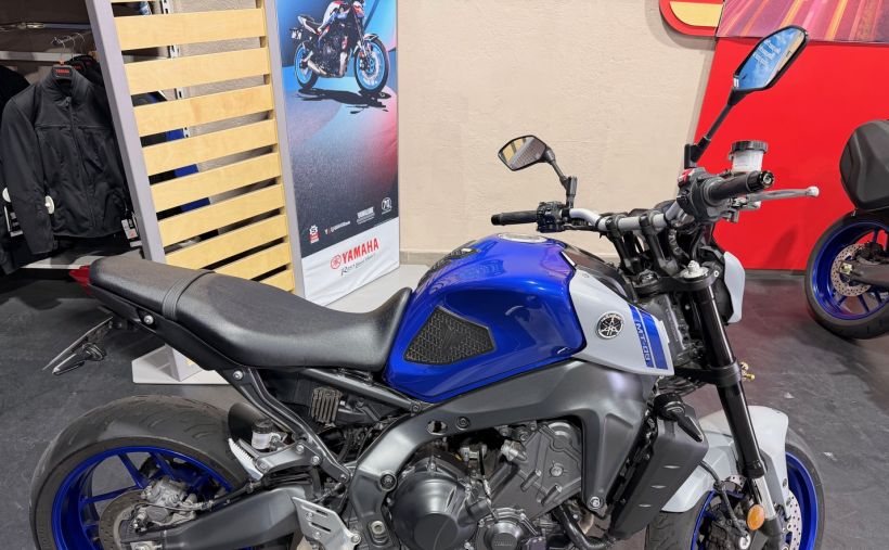 YAMAHA MT-09 0